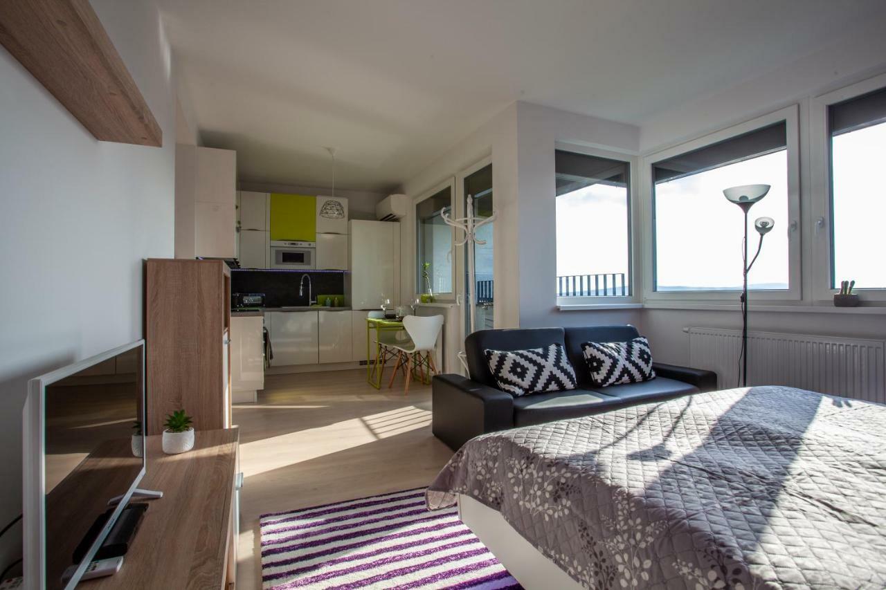 Air-Conditioned City View Apartment 24H Check-In Bratislava Exterior photo